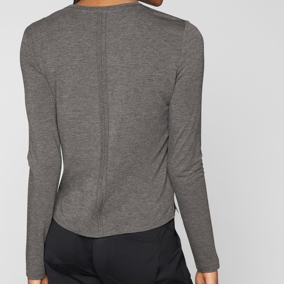 ATHLETA THREADLIGHT LONG SLEEVE RELAXED SIDE SLIT long sleeve, Small - Picture 2 of 8